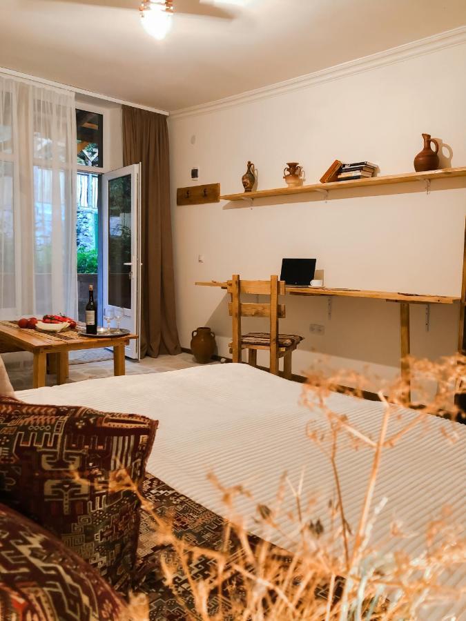 Bjnihouse, Guest House Eksteriør bilde
